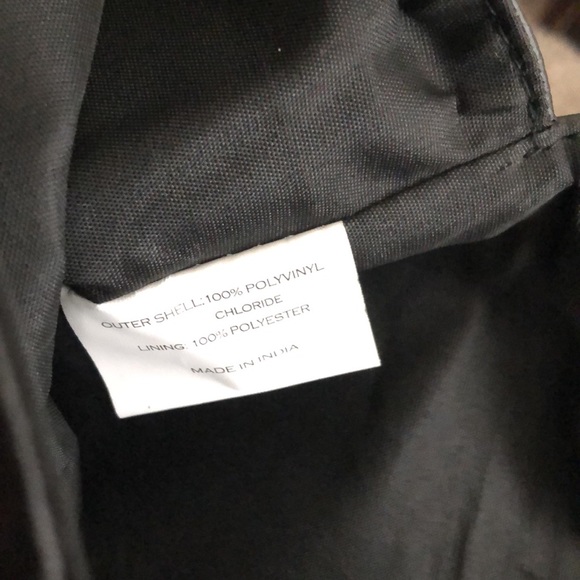 # 28 Black Small Fannypack - Picture 4 of 5